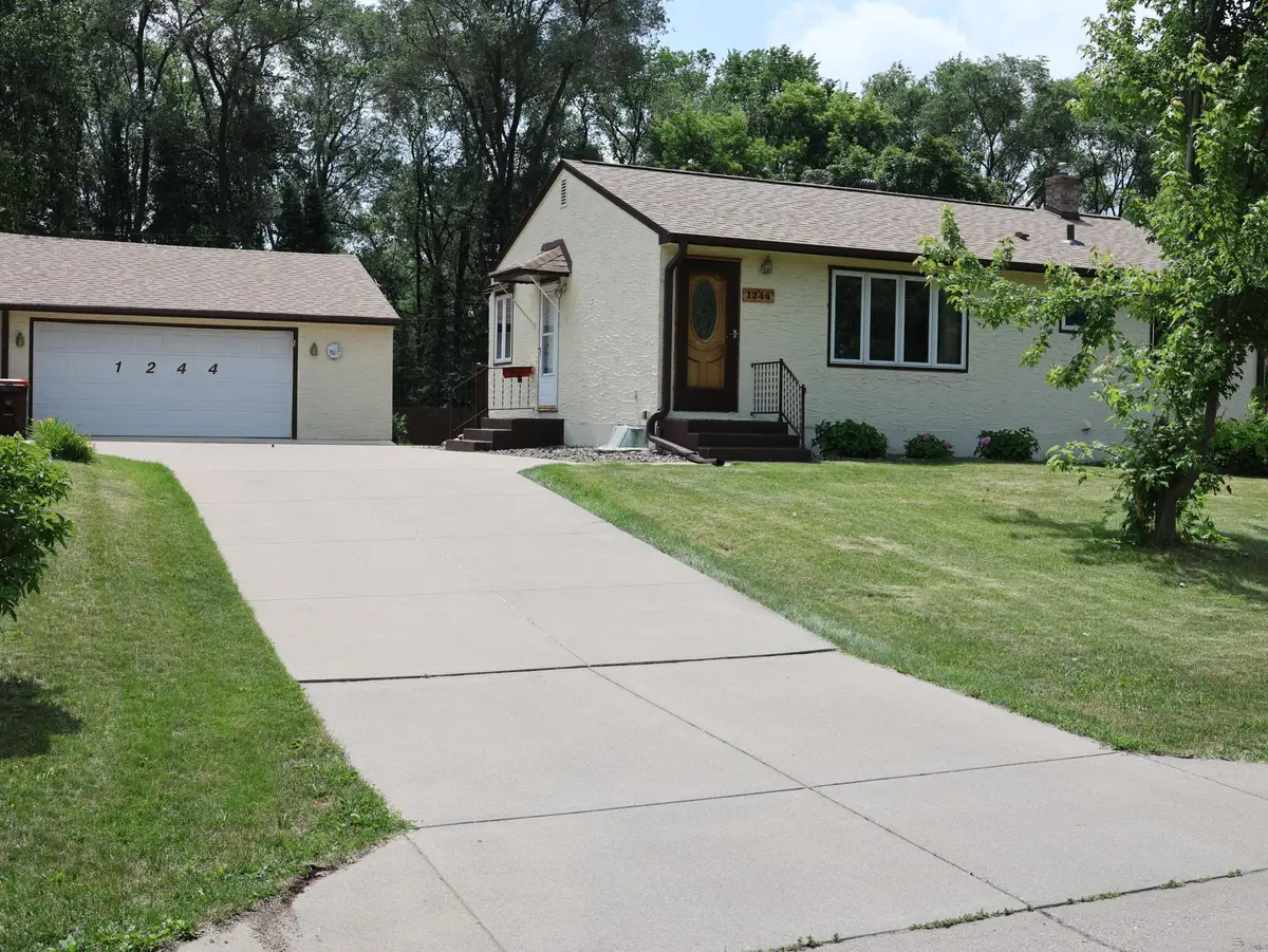 1244 Ryan Avenue E, Maplewood, MN 55109 - #1