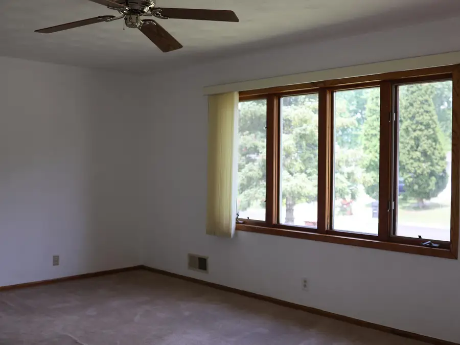 1244 Ryan Avenue E, Maplewood, MN 55109 - #3