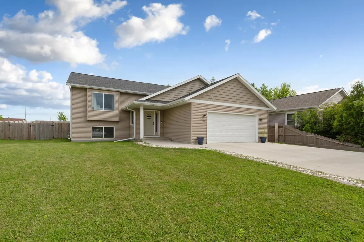 310 Autumn Hills Place Ne, Owatonna, MN 55060 - #1