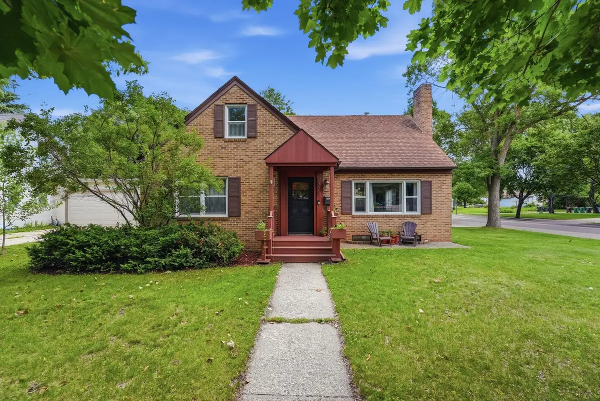 1221 Douglas Street, Alexandria, MN 56308 - #1