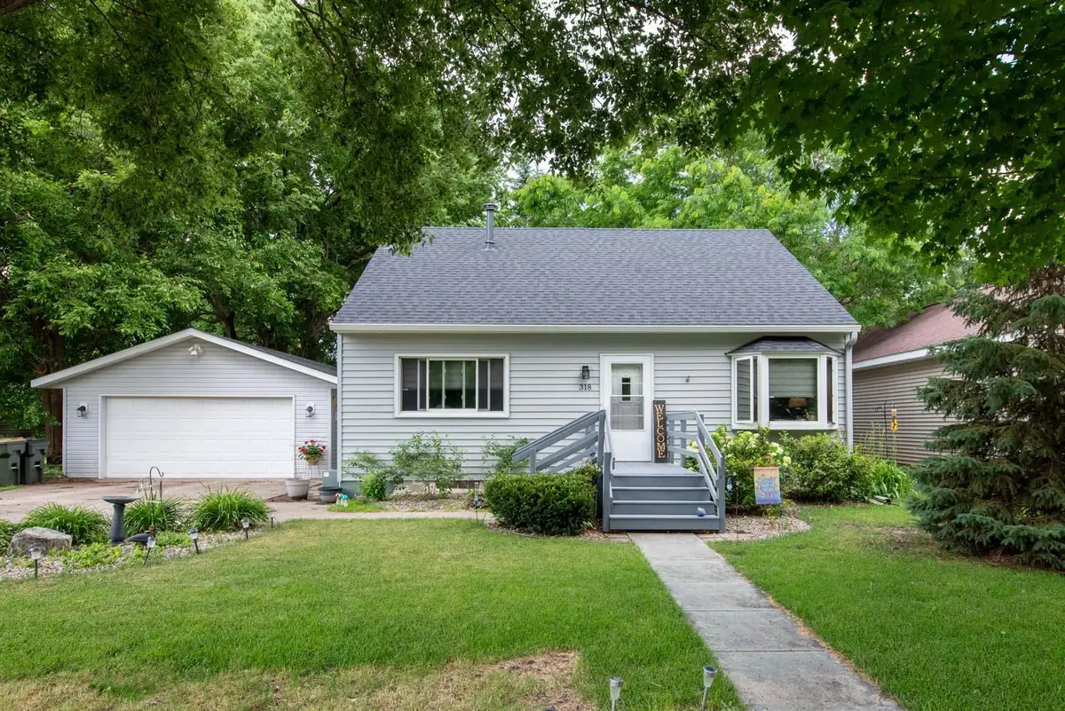 318 W Livermore Street, Saint Peter, MN 56082 - #1