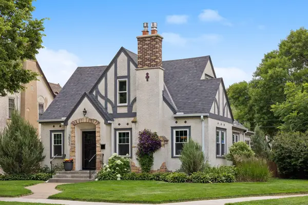 3022 Hayes Street Ne, Minneapolis, MN 55418