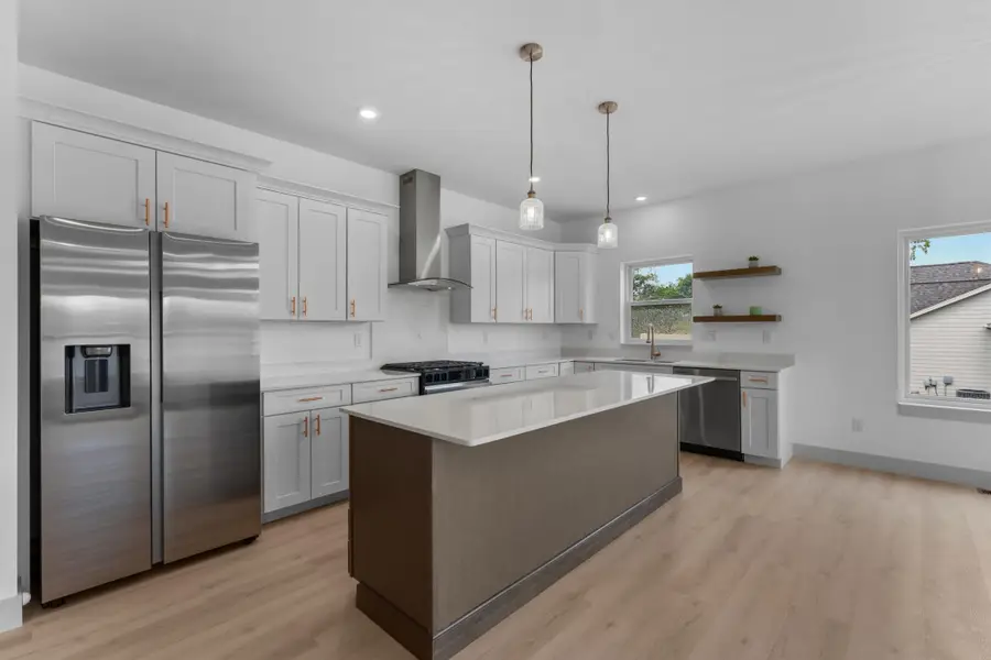 426 8th Street Sw, Pine Island, MN 55963 - #3