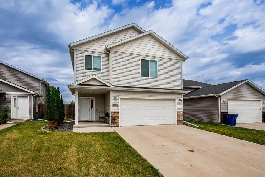 3034 38th Avenue S, Moorhead, MN 56560 - #3