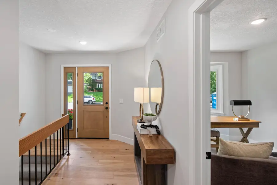 8930 N Minnehaha Circle, Saint Louis Park, MN 55426 - #2