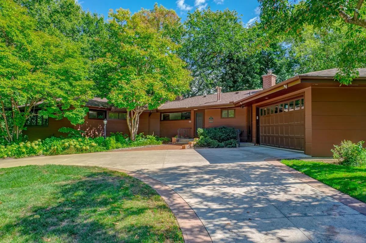 690 Linwood Avenue, Saint Paul, MN 55105 - #1