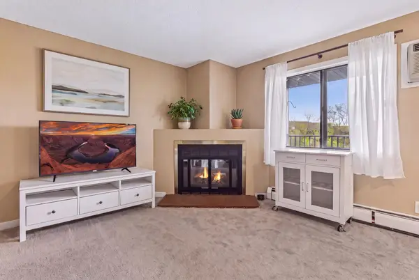 7401 W 101st Street #320, Bloomington, MN 55438