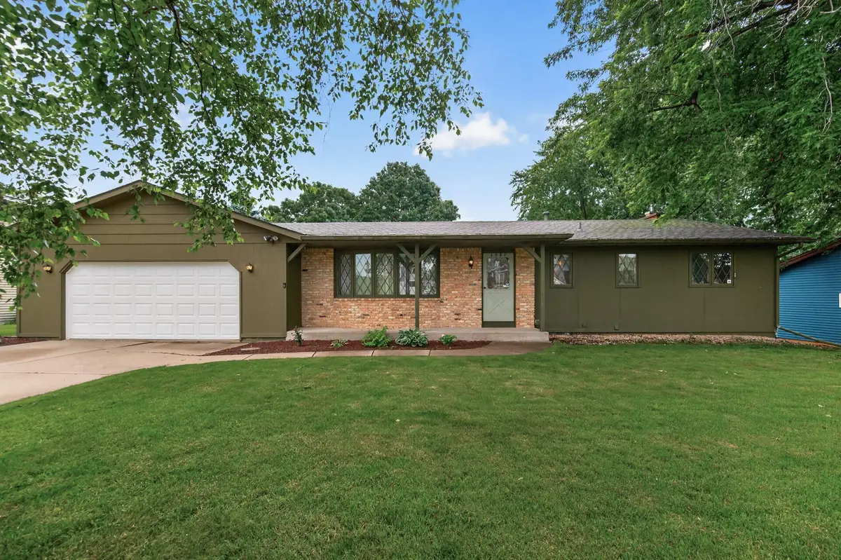 1589 Crest Drive, Chaska, MN 55318 - #1