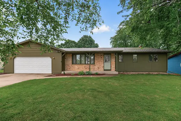 1589 Crest Drive, Chaska, MN 55318