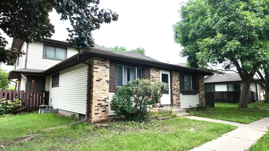6416 83rd Court N, Brooklyn Park, MN 55445 - #2