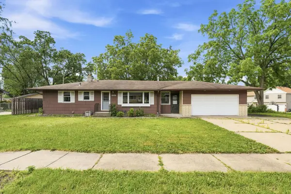 2122 Mesabi Avenue, North Saint Paul, MN 55109