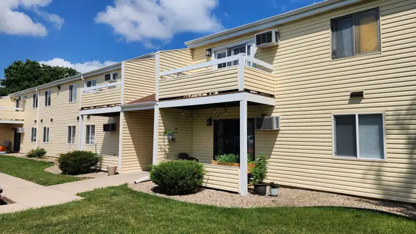 2312 Valleyhigh Drive Nw #F108, Rochester, MN 55901