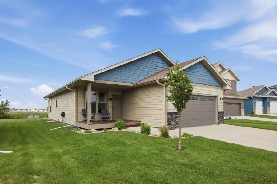 90 6th Street E, Horace, ND 58047 - #2