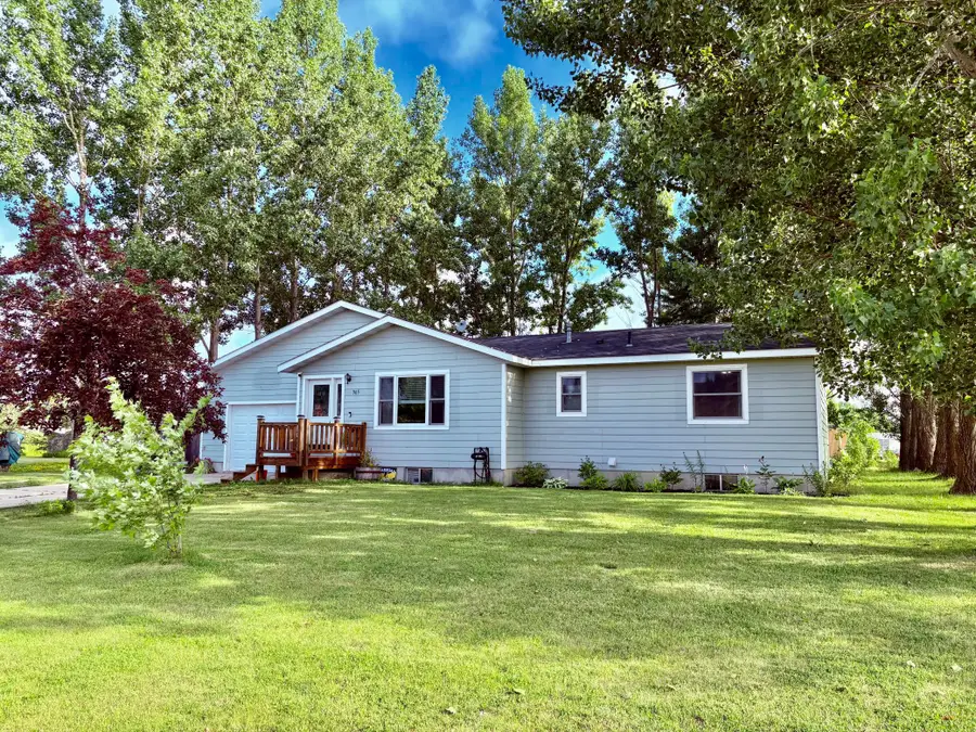 305 Lincoln Court Sw, Warroad, MN 56763 - #2