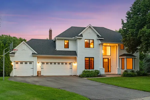 6699 Mulberry Circle E, Chanhassen, MN 55317