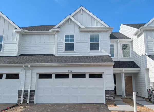 4028 Hayward Avenue N, Oakdale, MN 55128