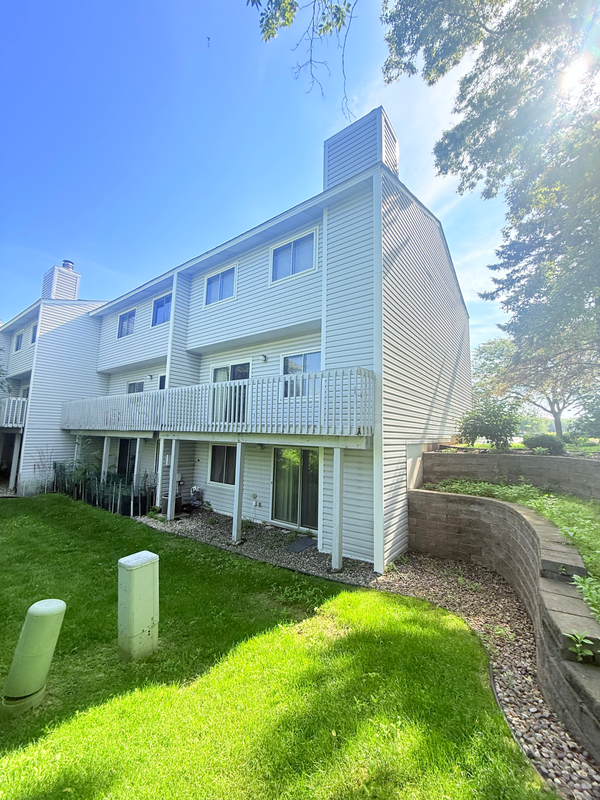2224 Tower Court, Woodbury, MN 55125