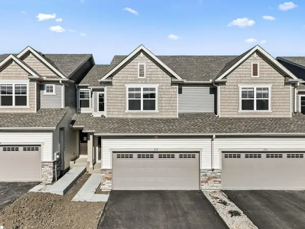 217 Huntington Drive, Waconia, MN 55387