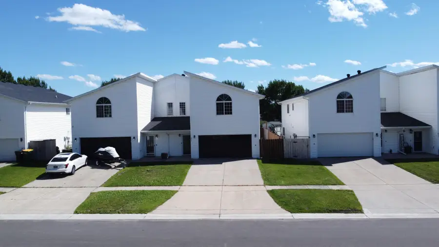 825 12th Avenue W, West Fargo, ND 58078 - #2