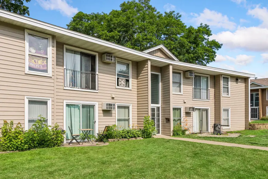 911 7th Street S #3, Hopkins, MN 55343 - #2