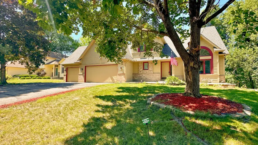 5440 Riverwood Lane, Savage, MN 55378 - #2