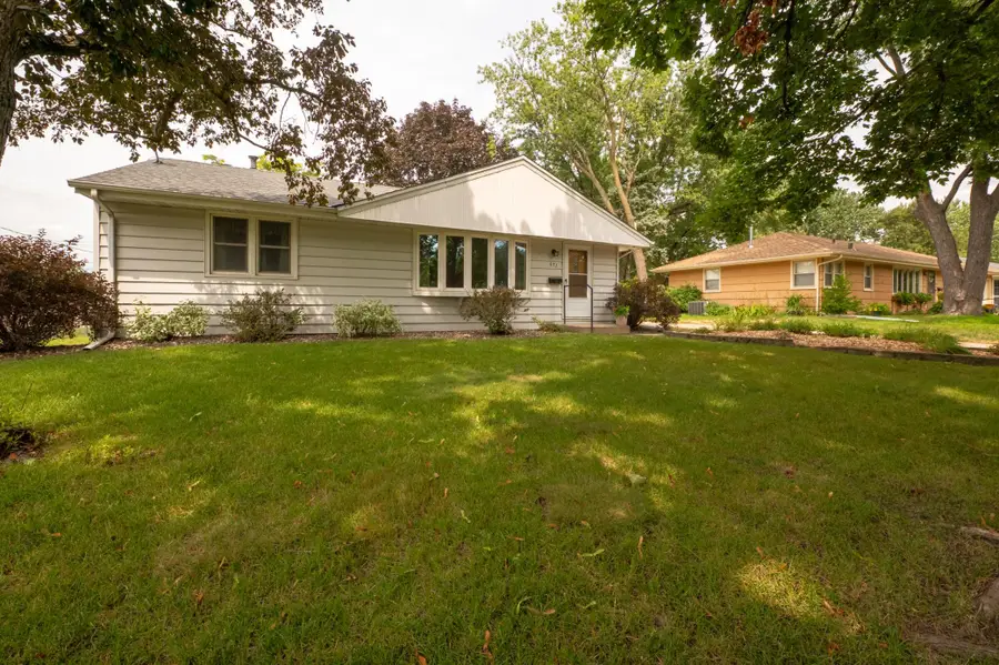 671 58th Avenue Ne, Fridley, MN 55432 - #2