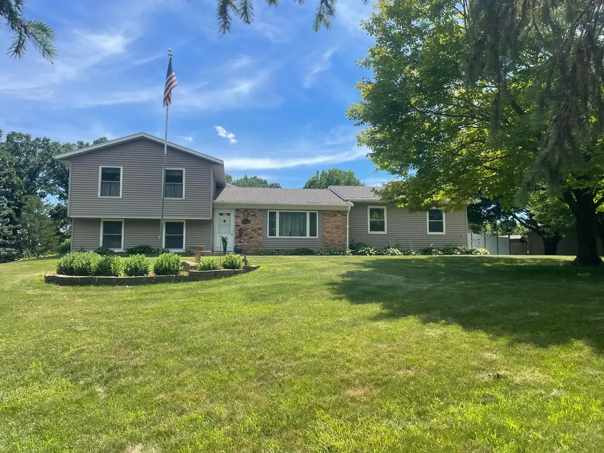 3925 8th Street Ne, Willmar, MN 56201 - #1