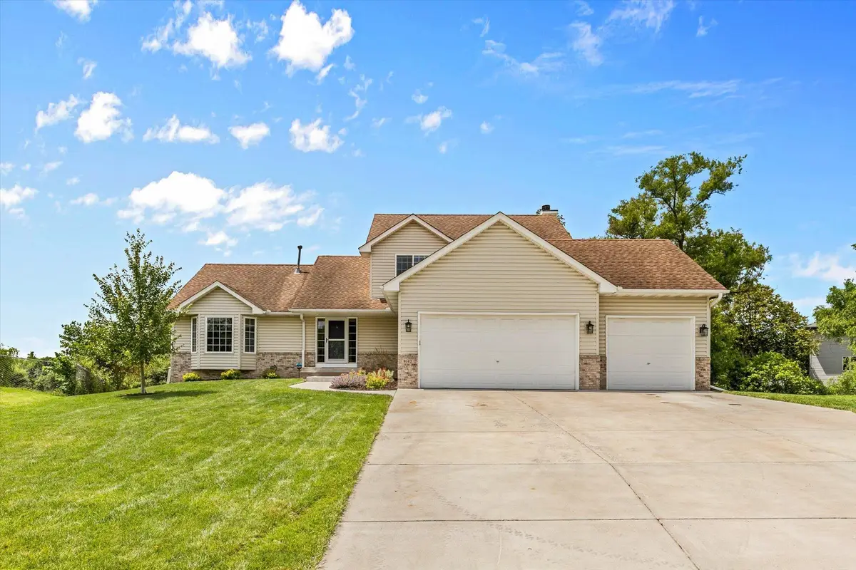 9142 Harpers Court Ne, Blaine, MN 55449 - #1
