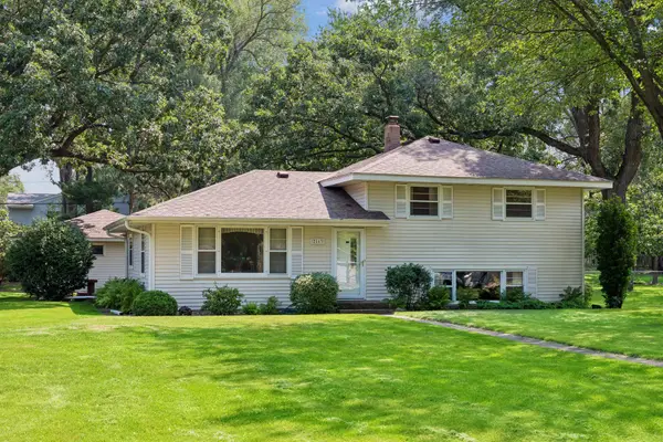 2163 29th Avenue Nw, New Brighton, MN 55112