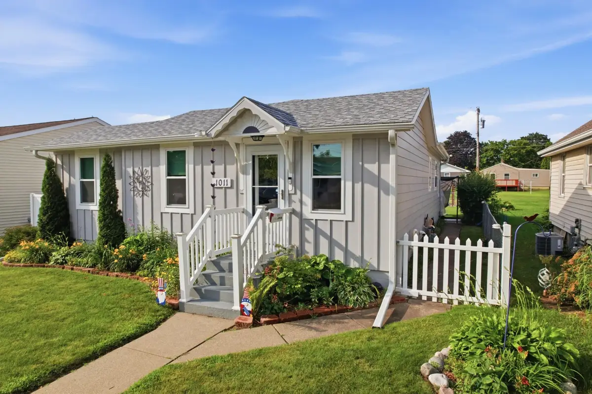 1011 E 5th Street, Winona, MN 55987 - #1