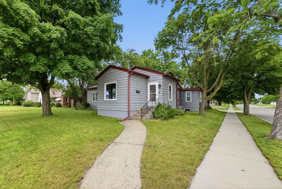901 31st Avenue N, Saint Cloud, MN 56303 - #1