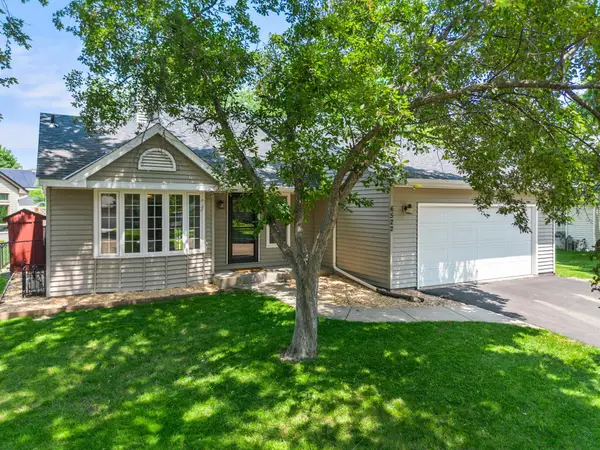 6522 Gray Fox Curve, Chanhassen, MN 55317