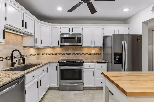 6085 Rowland Road #207, Minnetonka, MN 55343