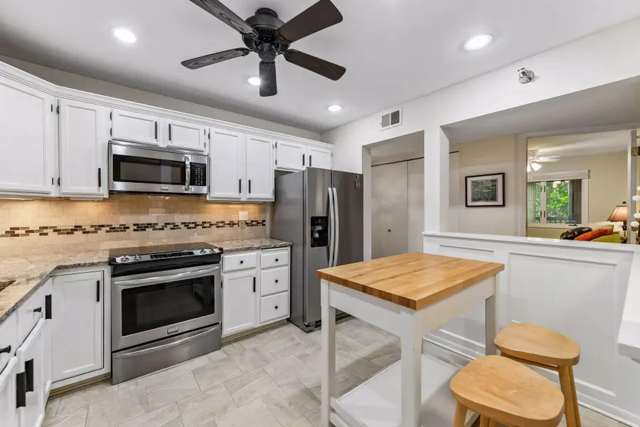 6085 Rowland Road #207, Minnetonka, MN 55343 - #3
