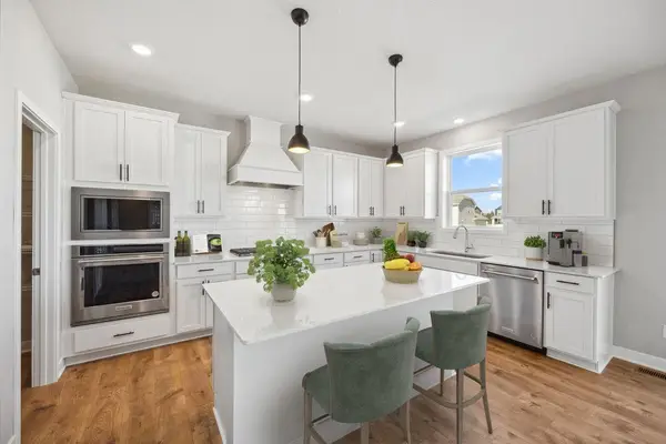 3748 Brookside Drive, Chaska, MN 55318