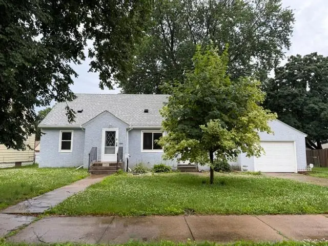 132 Richmond Street E, South Saint Paul, MN 55075 - #1