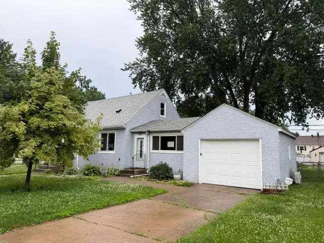 132 Richmond Street E, South Saint Paul, MN 55075 - #2
