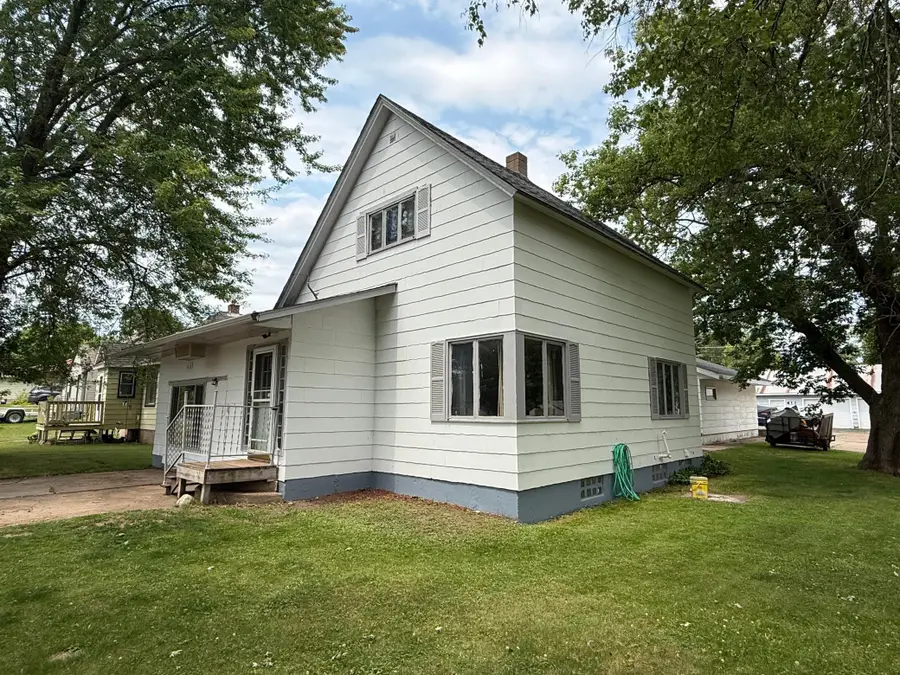 410 W 2nd Avenue, Keewatin, MN 55753 - #3