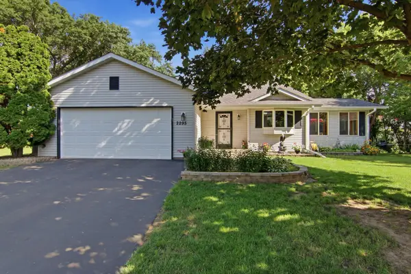 2295 Ariel Court N, North Saint Paul, MN 55109