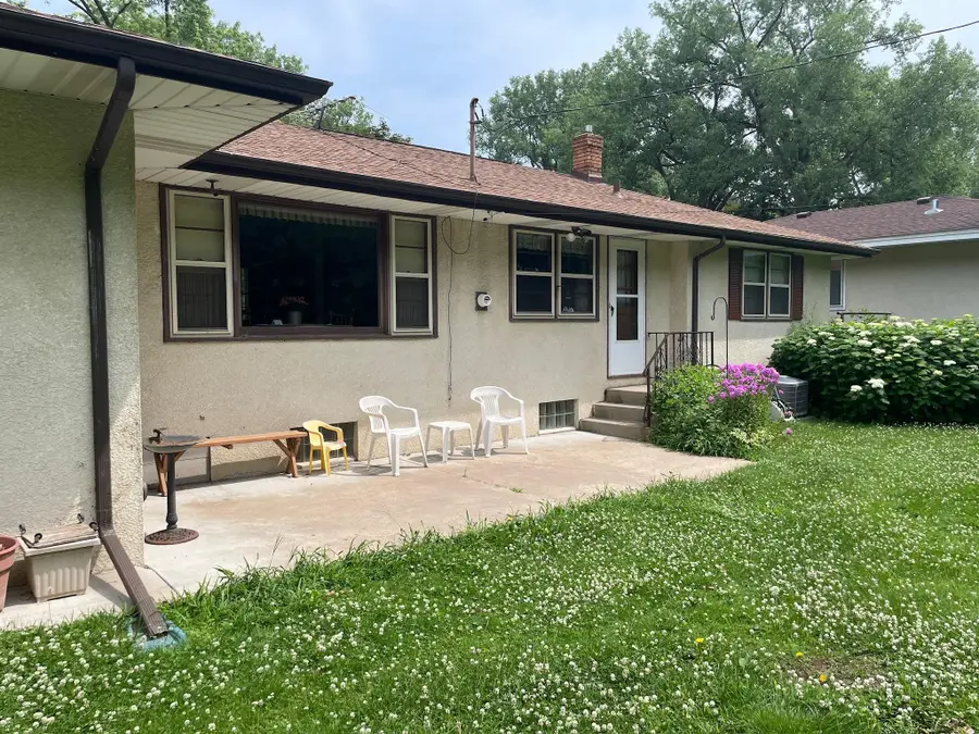 2080 Nebraska Avenue E, Saint Paul, MN 55119 - #3