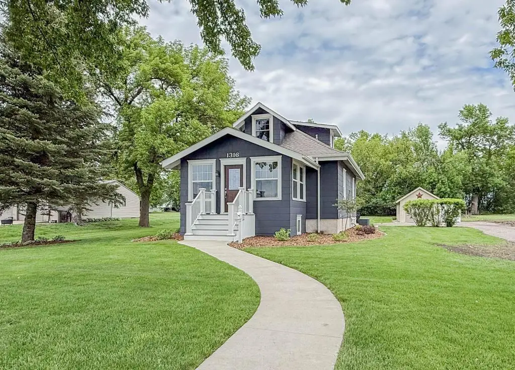1316 W Fairview Avenue, Olivia, MN 56277 - #1