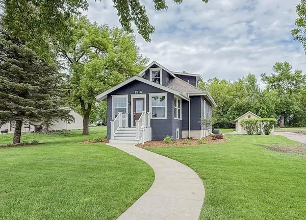 1316 W Fairview Avenue, Olivia, MN 56277