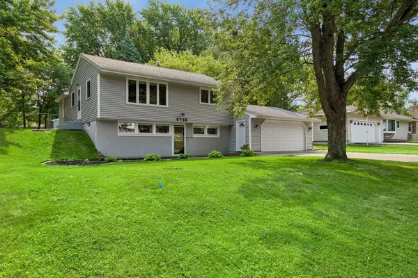 5749 W Glen Moor Road, Minnetonka, MN 55345
