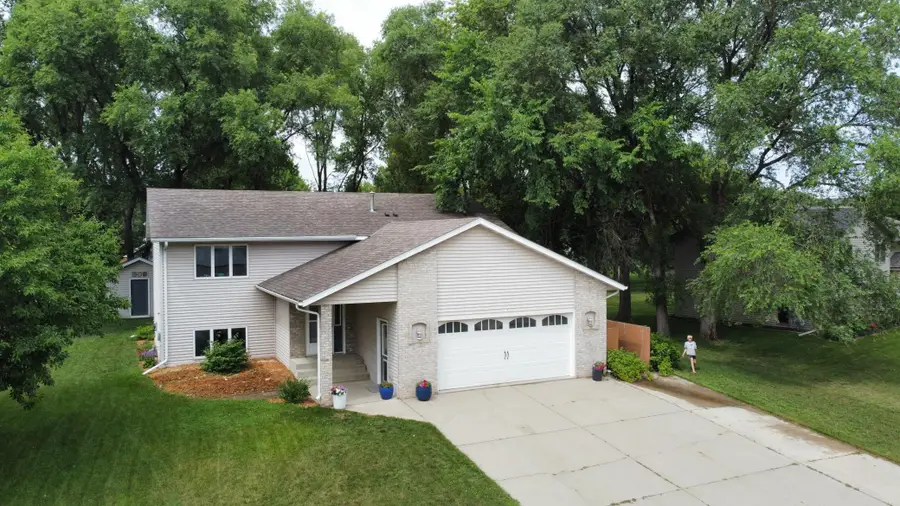 210 Ridgecrest Drive, Cannon Falls, MN 55009 - #2