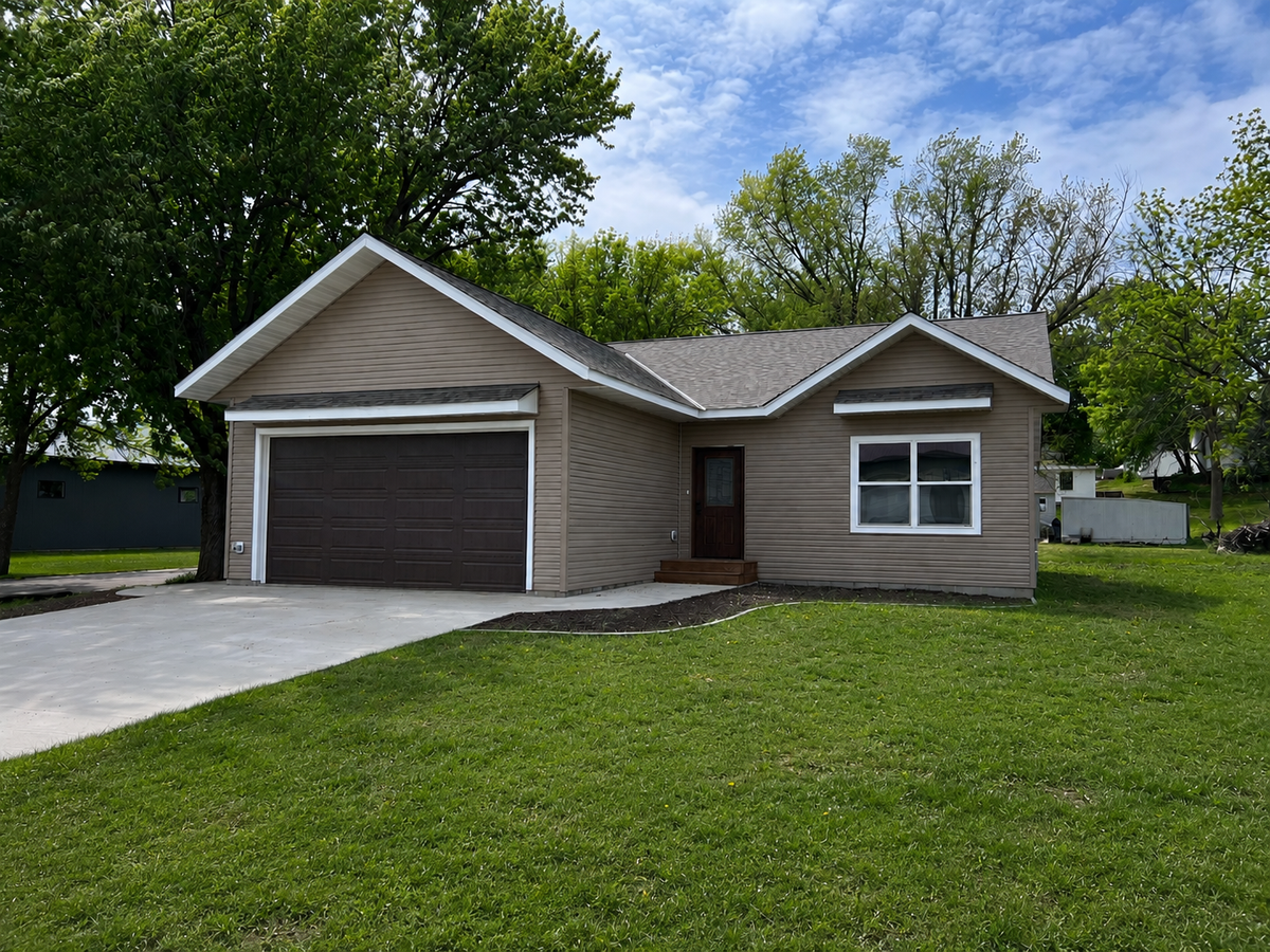 828 Spark Avenue, Albert Lea, MN 56007 - #1