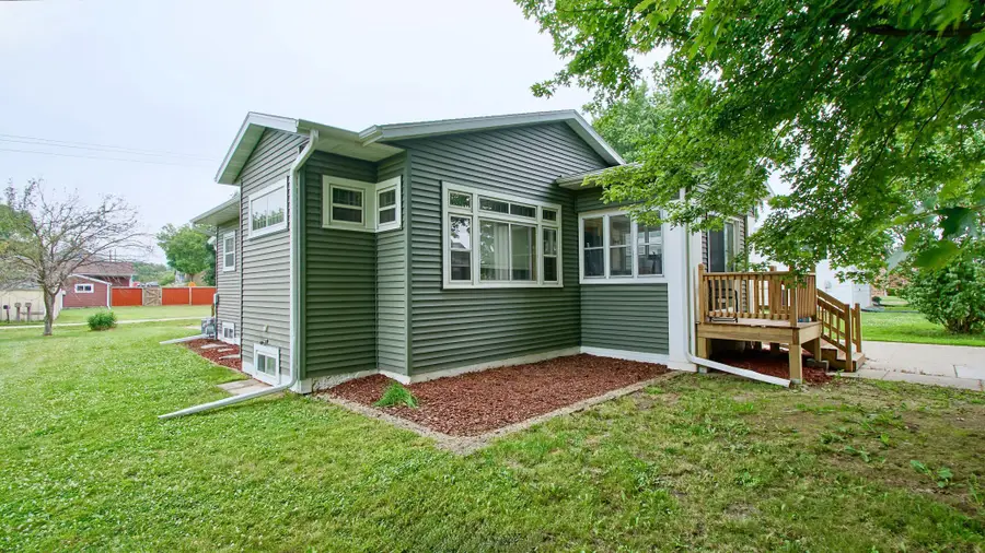 404 1st Avenue Se, Pine Island, MN 55963 - #2
