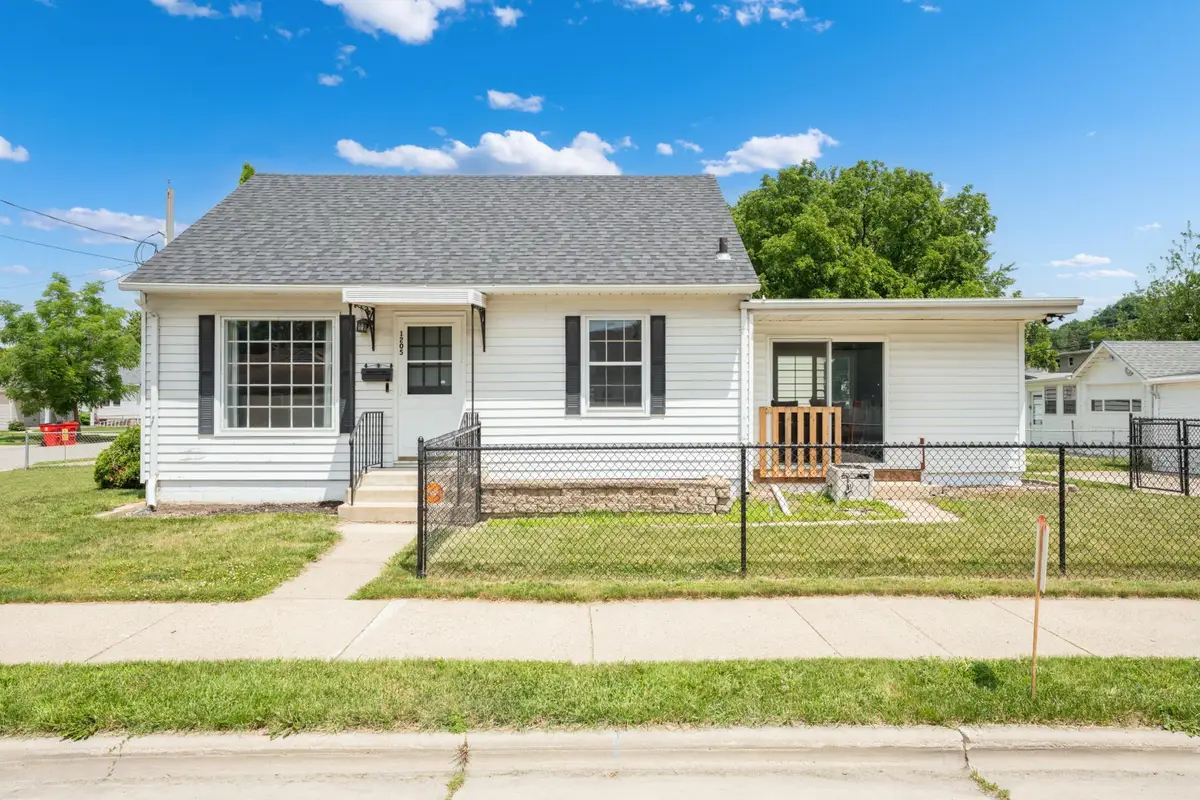 1205 9th Street Ne, Rochester, MN 55906 - #1