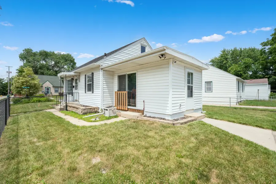 1205 9th Street Ne, Rochester, MN 55906 - #3