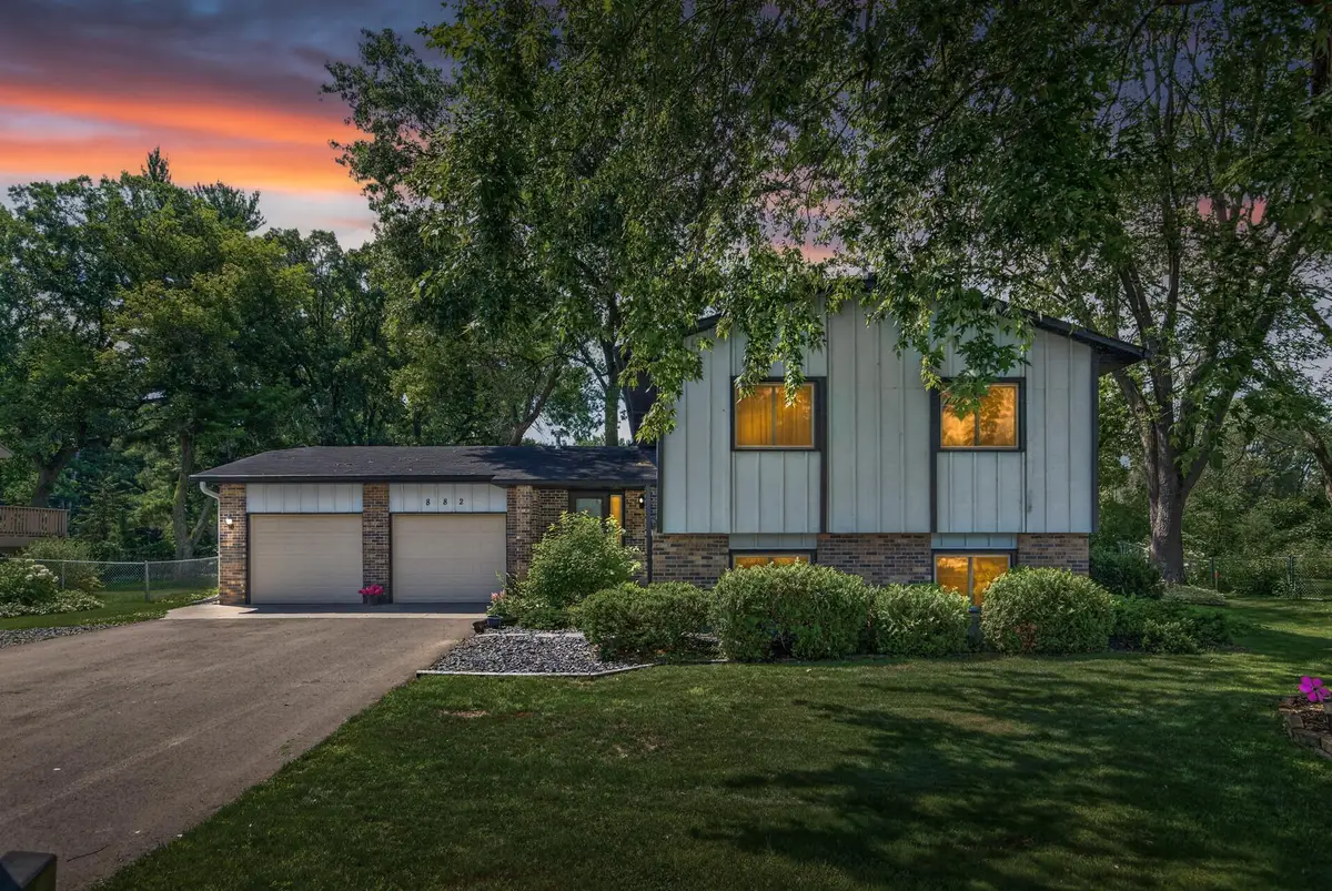 882 90th Avenue Nw, Coon Rapids, MN 55433 - #1