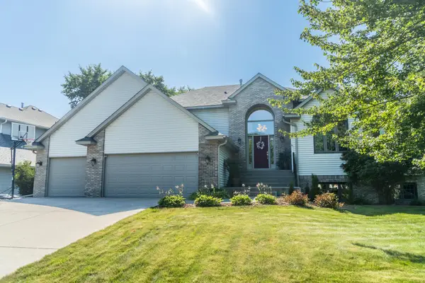 1199 Ashley Lane, Mahtomedi, MN 55115